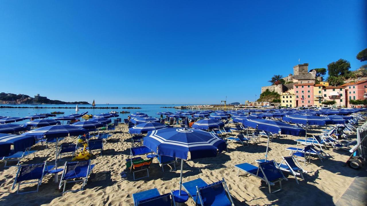 Comodo Al Mare Леричі Екстер'єр фото